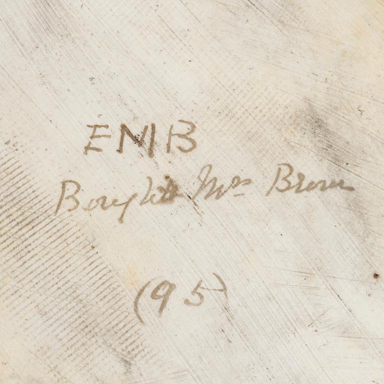 A family crest decorated export porcelain dish, China, Jiaqing (1795-1820).