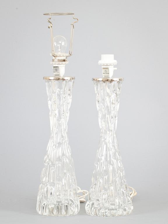 BORDSLAMPOR, ett par, Carl Fagerlund, Orrefors, 1900-tal.