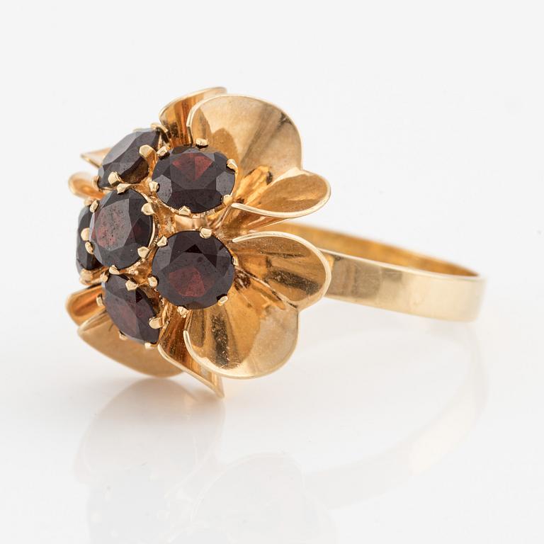 Ring 18K guld med granater.