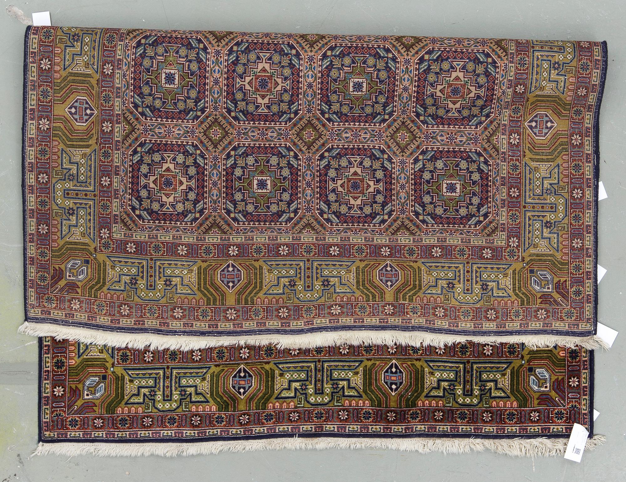MATTA, orientalisk. Ca 190x144 cm.