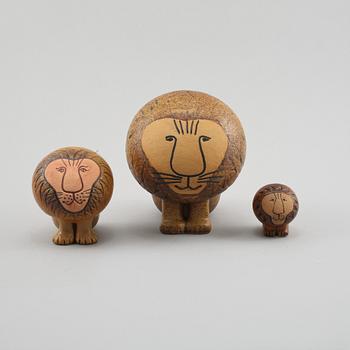 FIGURINER, 3 st, stengods, "Lejon", Lisa Larson, Gustavsberg, 1900-talets andra hälft.