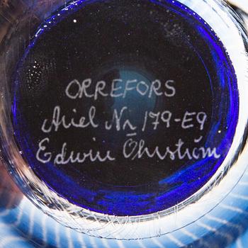 An Edvin Öhrström signed Gonodljären glass vase from Orrefors 1979.