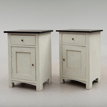 SÄNGBORD, 1 par, 1900-talets första hälft.