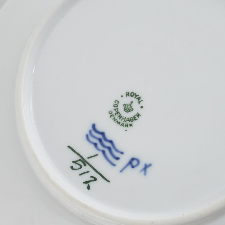 Royal Copenhagen, dinner service, 70 pieces, "Musselmalet", Denmark.