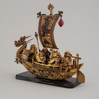 a plastic japanese tea set, early 20th century.