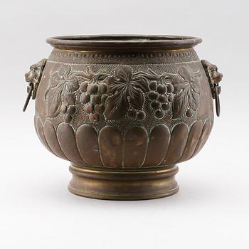 YTTERFODER, mässing, 1800-talets första hälft.
