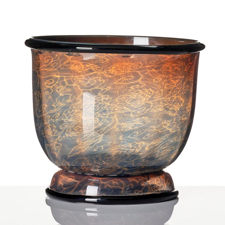 Edward Hald, a graal glass bowl, Orrefors, 1918, no 535.