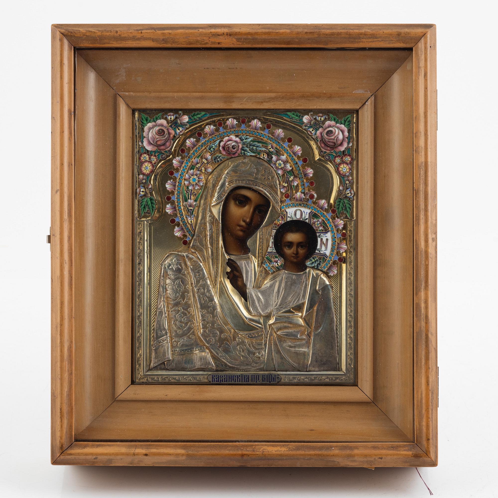 Ikon, med oklad i förgyllt silver och emalj, Ryssland 1896-1908.
