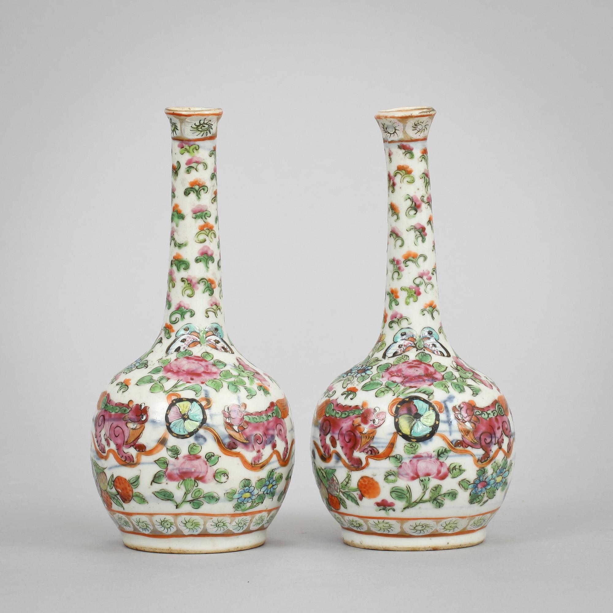 VASER, ett par, porslin, Kina. 1800/1900-tal.