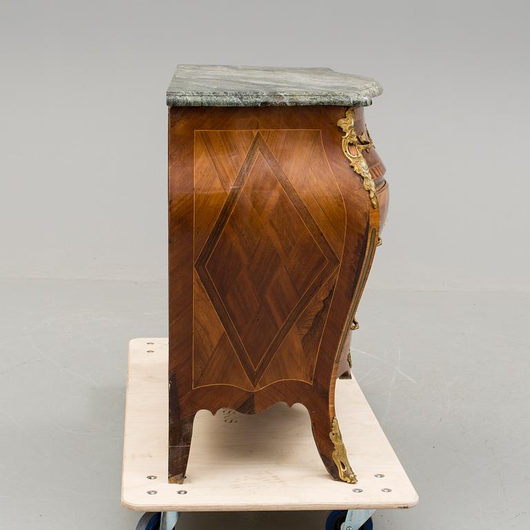 BYRÅ, rokoko, delvis 1700-tal.