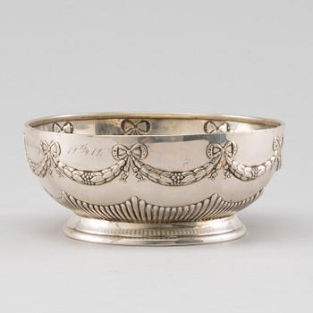 SKÅL, silver, A. Holm. Ystad, 1905. Vikt ca 272 g.