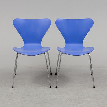 ARNE JACOBSEN, stolar, 6 st, "Sjuan", Fritz Hansen, 1984.
