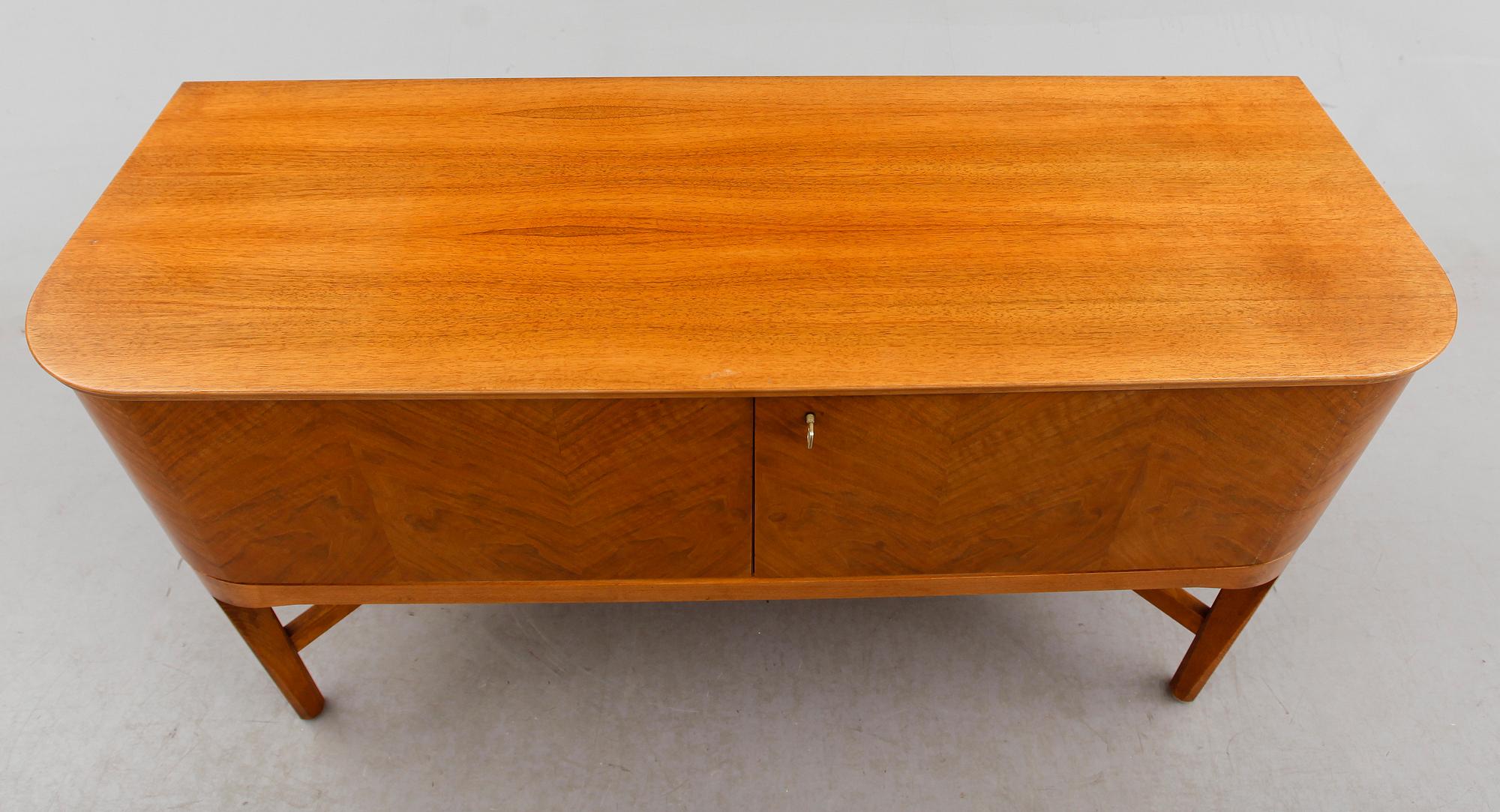 SIDEBOARD, Svenska Möbelfabrikerna Bodafors, 1940-/50-tal.