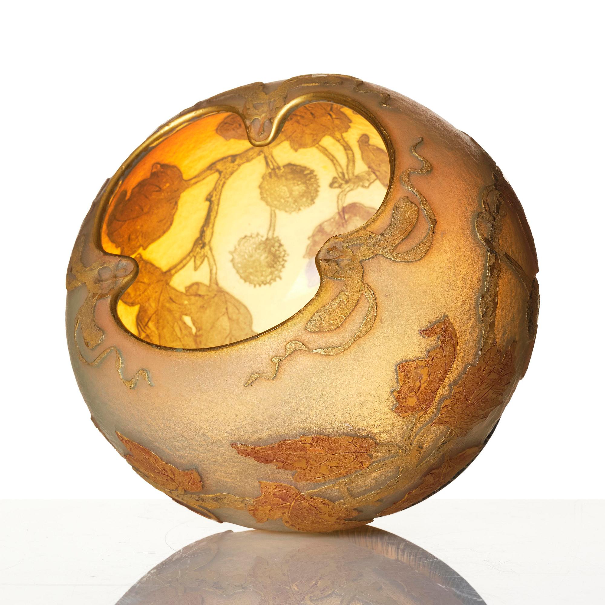Daum Frères, an "Aurore" (Boule cabossée) Art Nouveau cameo glass bowl by Jacques Gruber, Nancy, France, 1890s.