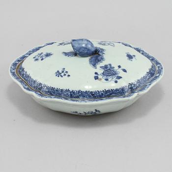 LOCKKAROTT, porslin, Kina, 1700-tal.