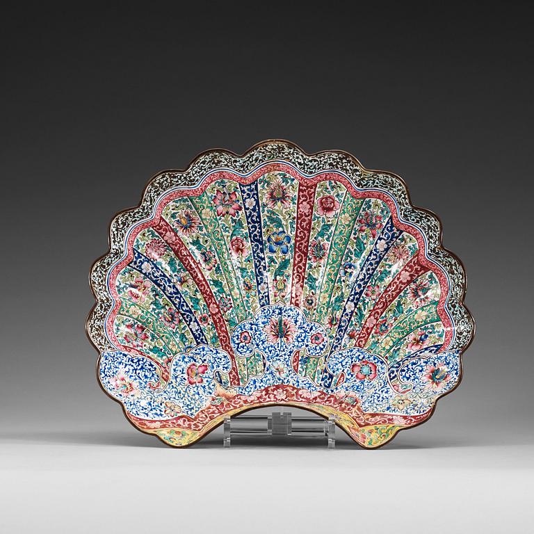 An enamel on copper basin/barbers dish, Qing dynasty, Qianlong (1736-95).