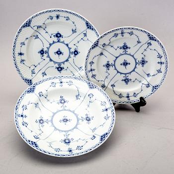 A 120 pcs Musselmalet Royal Copenhagen porcelain dinner service Denmark 1938-1999.