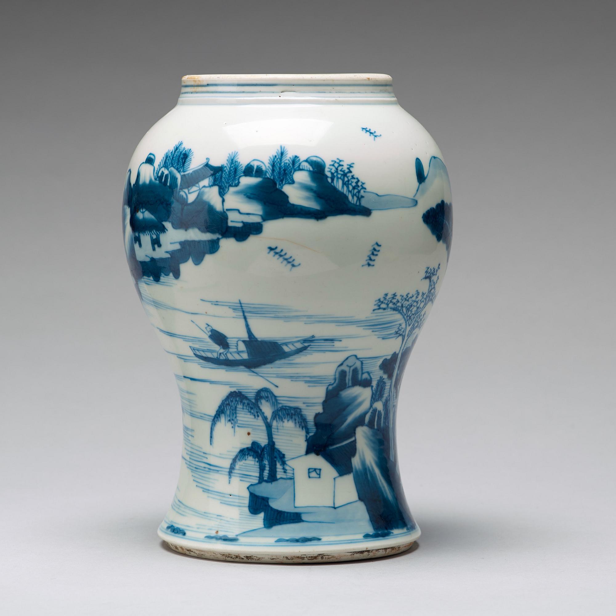 VAS, porslin. Qingdynastin, Kangxi (1662-1722).