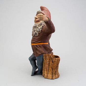 FIGURIN, målad terrakotta, troligen Tyskland, 1900-talets första hälft.