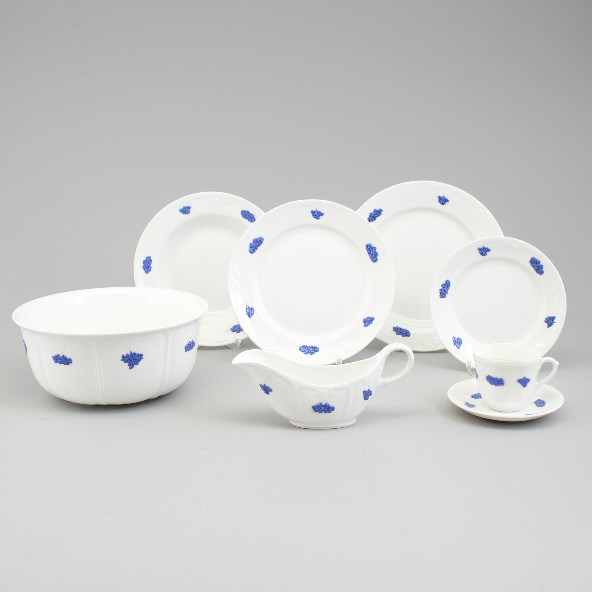 MAT- OCH KAFFESERVIS, 54 delar, benporslin, "Blå Blom", Old Gustavsberg, 1970/80-tal.