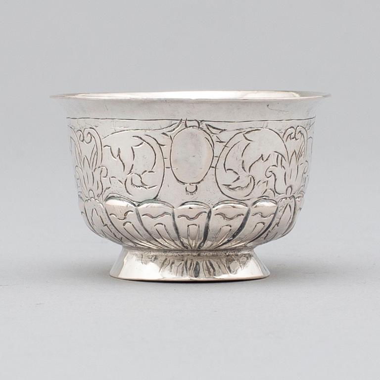 A Russian 18th century silver charka, unidentified makers mark, MOscow 1745.