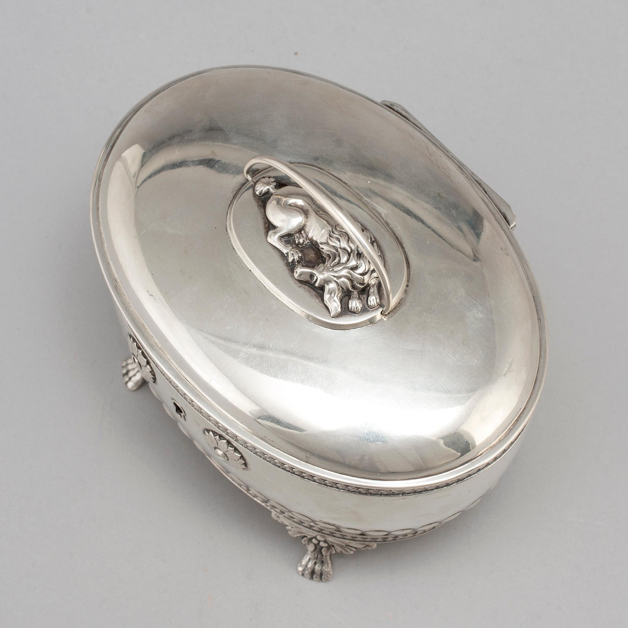 A silver sugar box by CG Hallberg Stockholm, 1912.