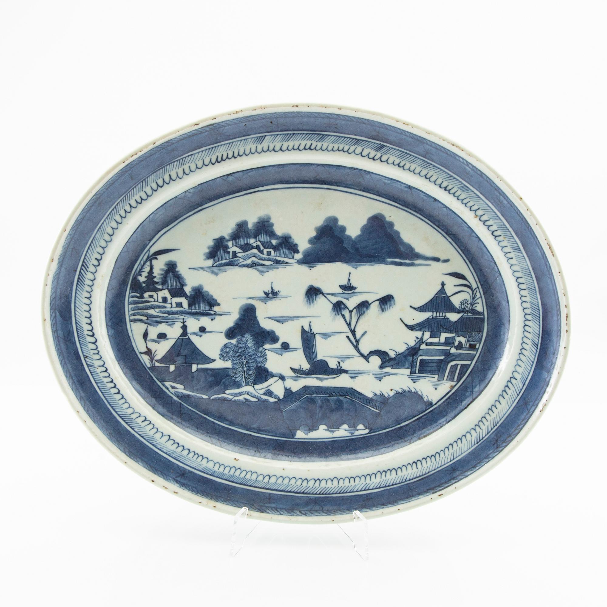 Serving dishes 2 pcs China around 1800 porcelain.