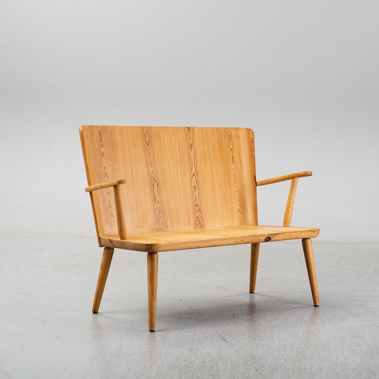 GÖRAN MALMVALL, a pinewood sofa, Svensk fur, second half of the 20th century.