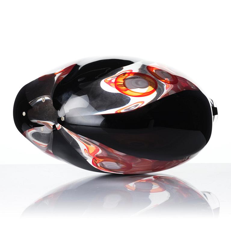 Ann Wåhlström, a unique glass vase, BMI Studios, Seattle, USA, 2007.