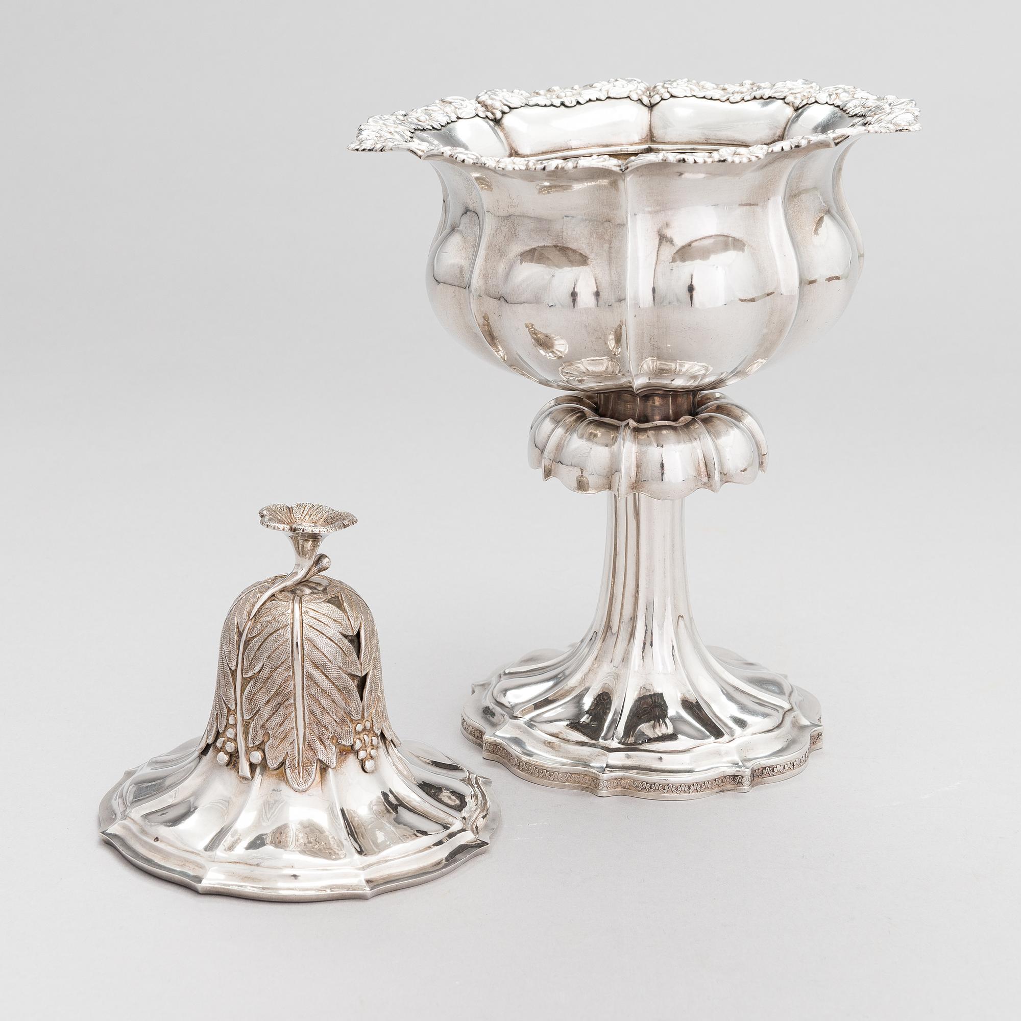 A 19th-century silver sugar bowl, maker's mark of Olof Robert Lundgren, Turku, Finland 1857.