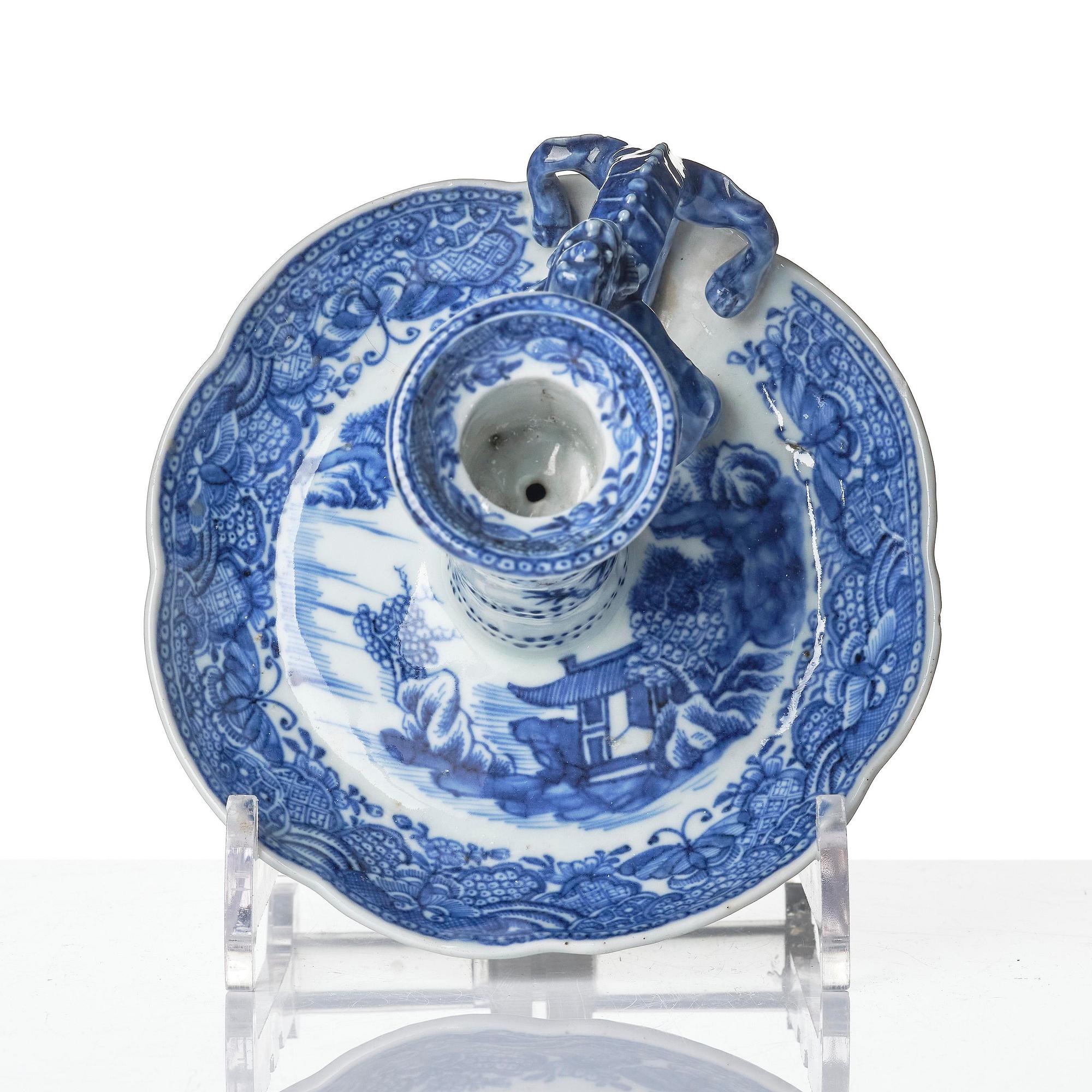 Ljusstake, porslin. Qingdynastin, Qianlong (1736-95).