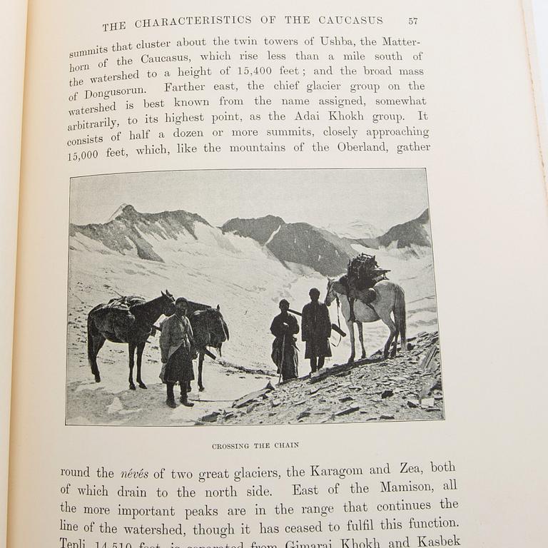 Freshfield, Douglas W.: The Exploration of the Caucasus. Förstaupplaga 1896. 2 band. Fotograf Vittorio Sella.