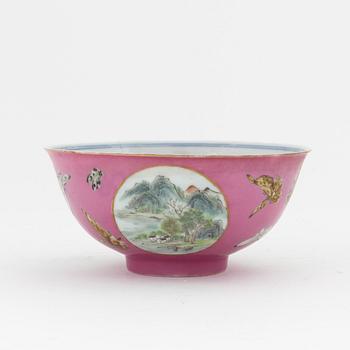 A Chinese enamelled bowl, 20th century.