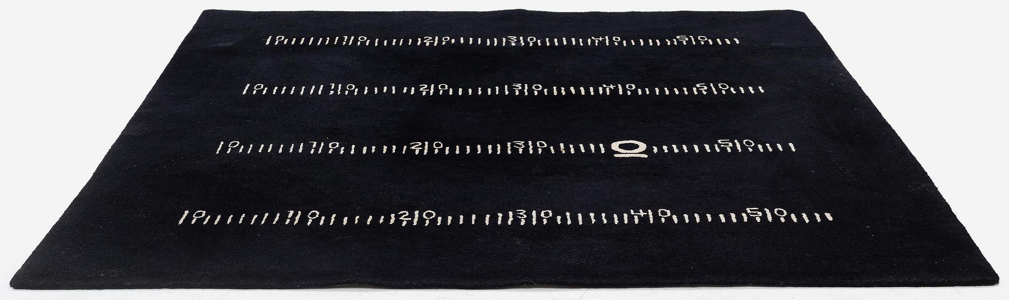 Eileen Gray, matta, "Centimètre", Black board rug, Handtuftad, 246,5 x 228,5 cm, Efter design av Eileen Gray.