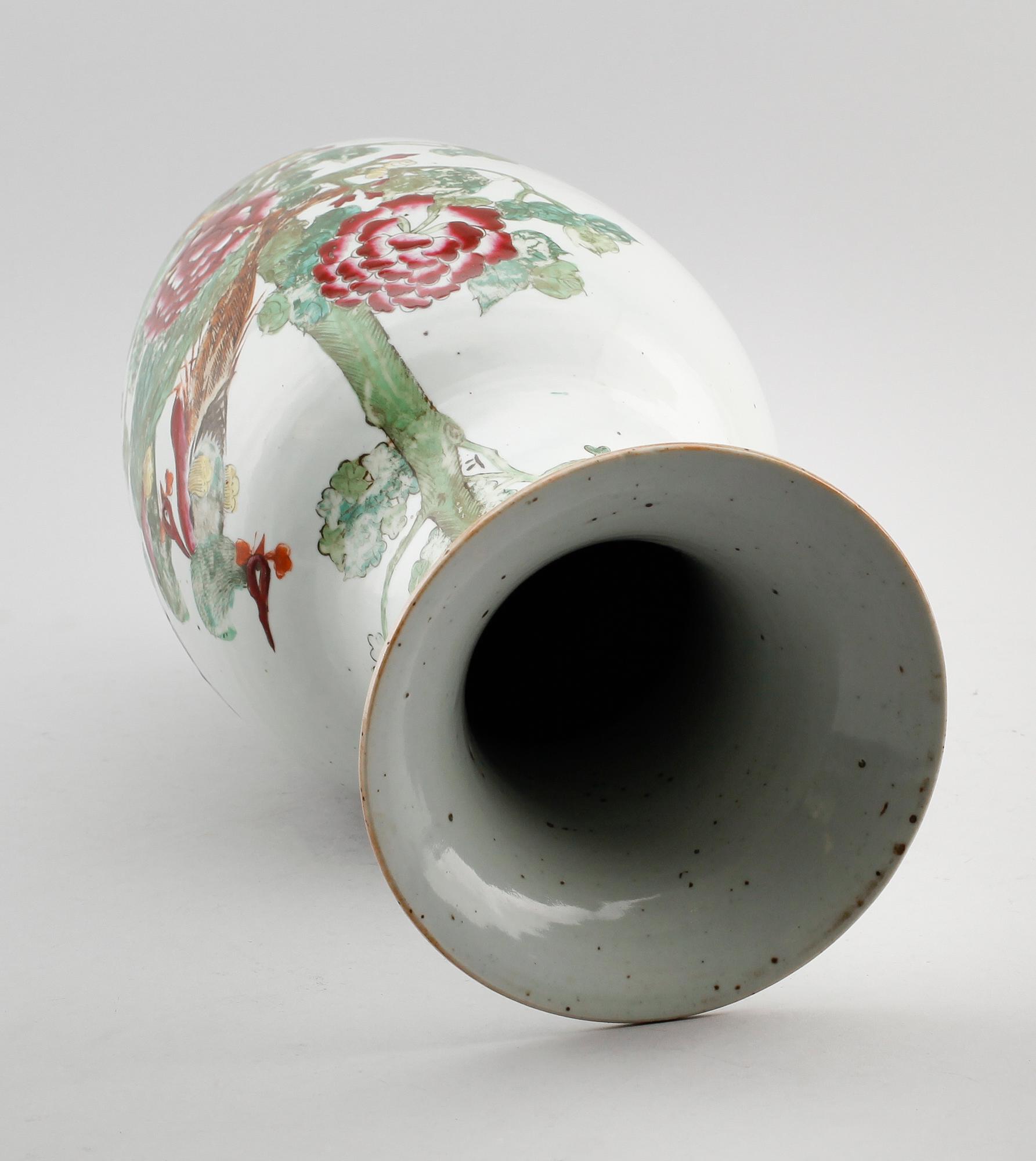 VAS, porslin, Kina, 1800-/1900-tal.