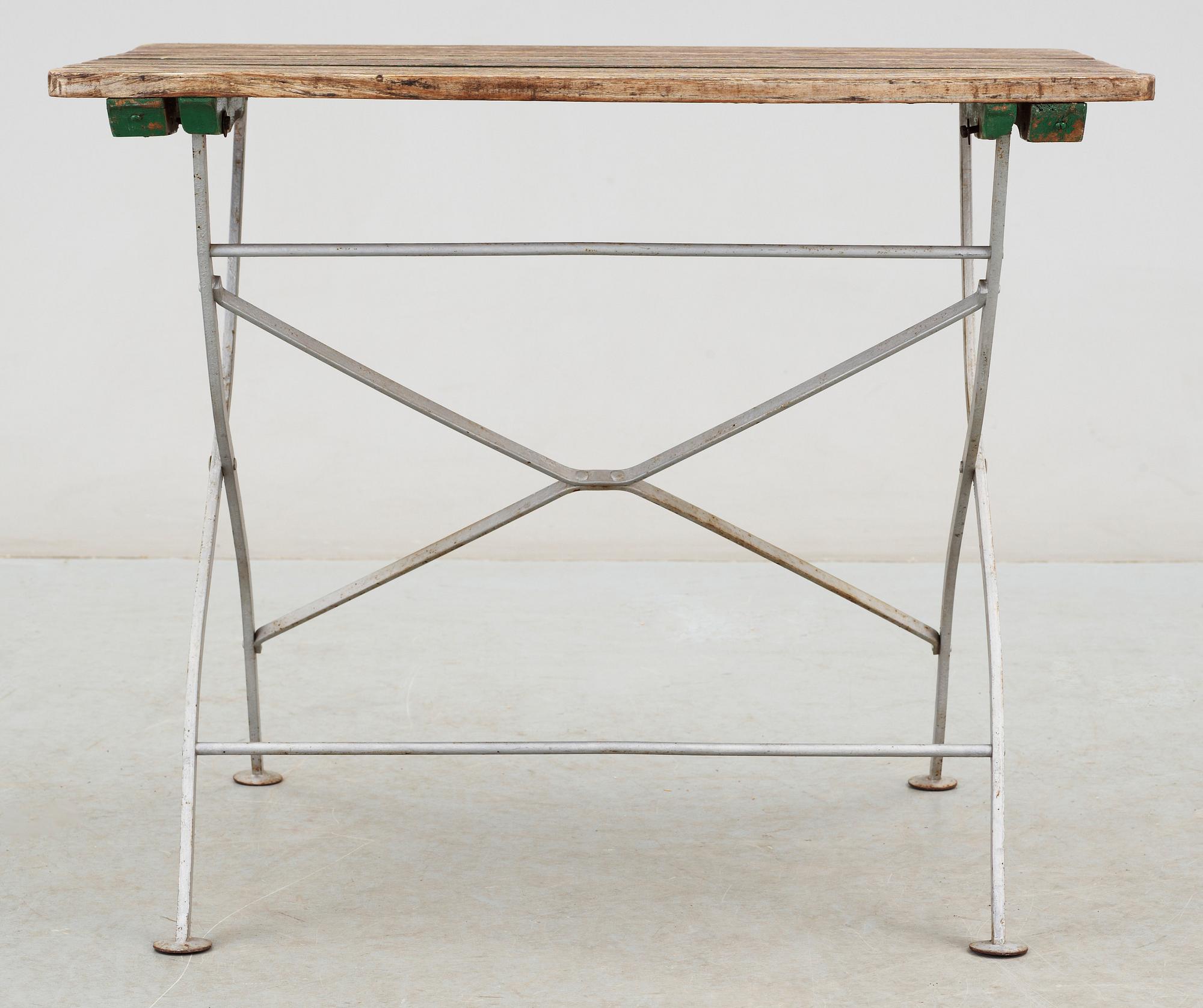 TRÄDGÅRDSBORD, troligen Grythyttan, trä och järn, 1900-tal.