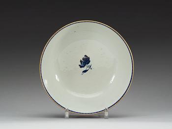 A punch bowl, Qing dynasty, late 18th Century.