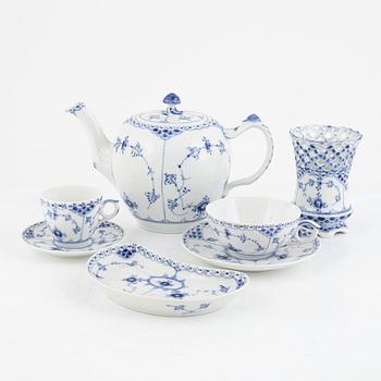 Royal Copenhagen, Tea Service 11 Pieces, "Musselmalet".