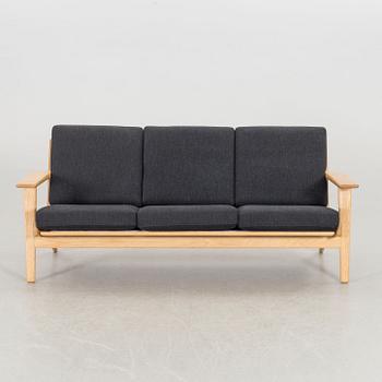 HANS J WEGNER, soffa modell GE 290/3, 2000-tal.
