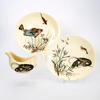 A Johnson Bros "Fish" 8 pcs dinner service.