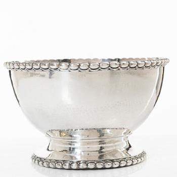 A Swedish silver bowl, mark of Juvelerar AB Th Petersson, Norrköping, 1925.
