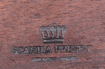 TRANCHERBRÄDOR, 2 stycken.