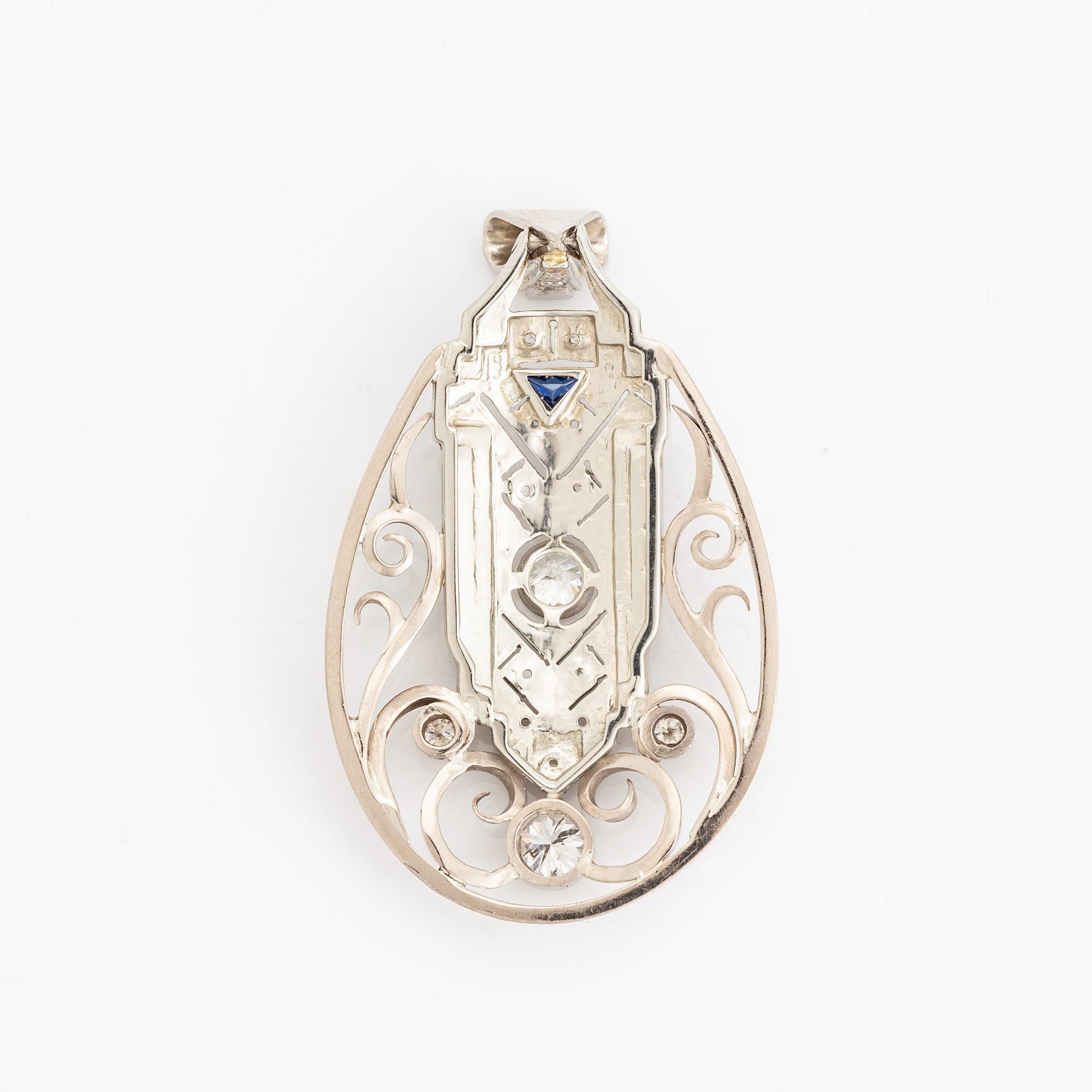 Brilliant cut and rose cut diamond pendant.