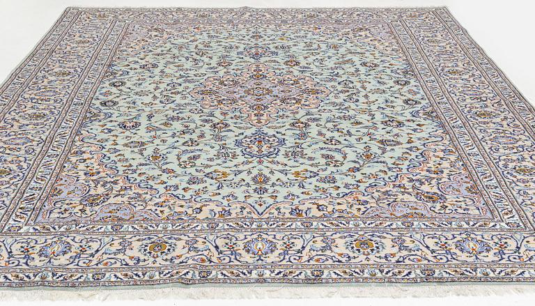 Matta, Keshan, ca 384 x 300 cm.