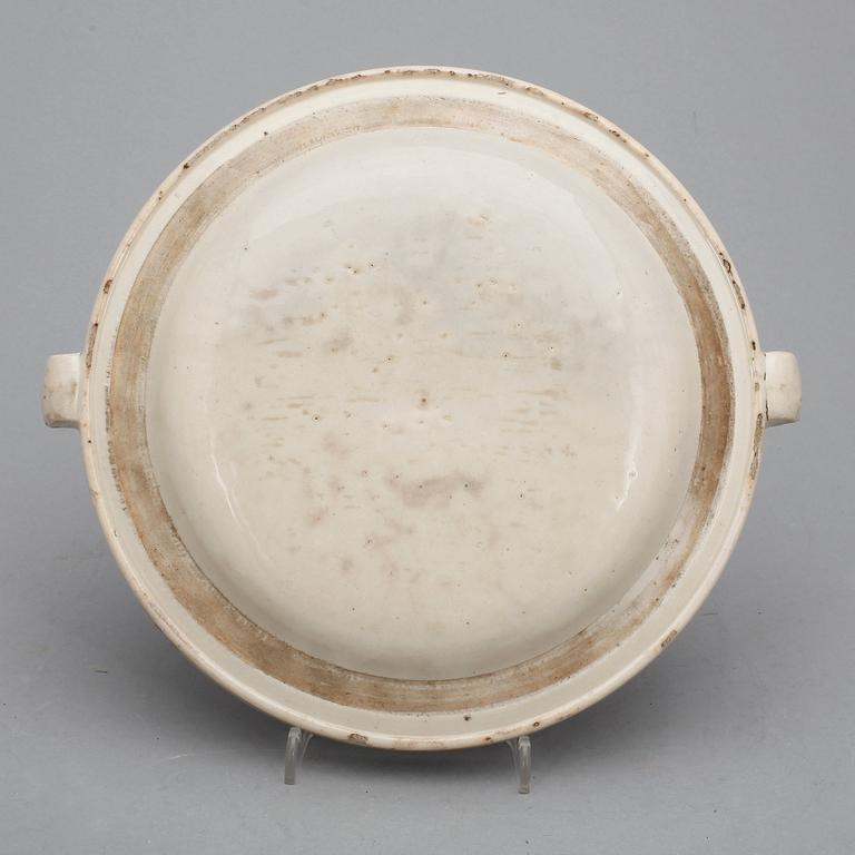 VÄRMEFAT, porslin, Kina, 1700-tal.