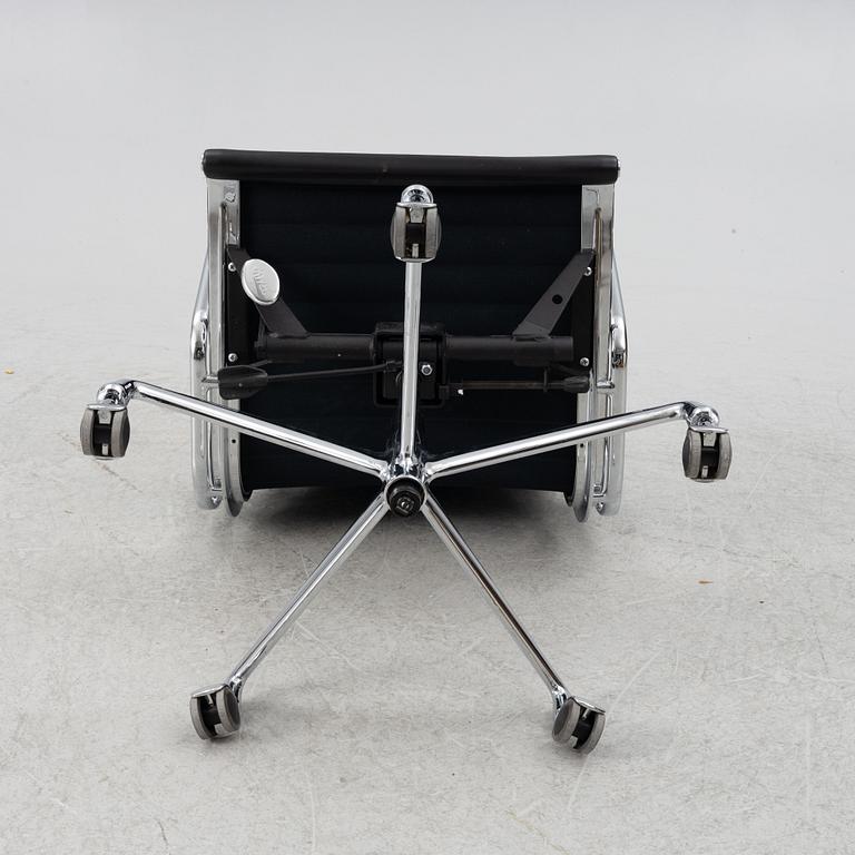 Charles & Ray Eames, karmstol, EA 117, Vitra.