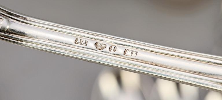 PARTI SILVER, 29 delar, bla Alfred Ambrosius, Stockholm, 1866. Tot vikt ca 453g.