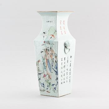 VAS, porslin, Kina, 1800-/1900-tal.