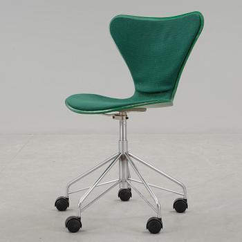 SKRIVBORDSSTOL, "Sjuan", Arne Jacobsen för Fritz Hansen.