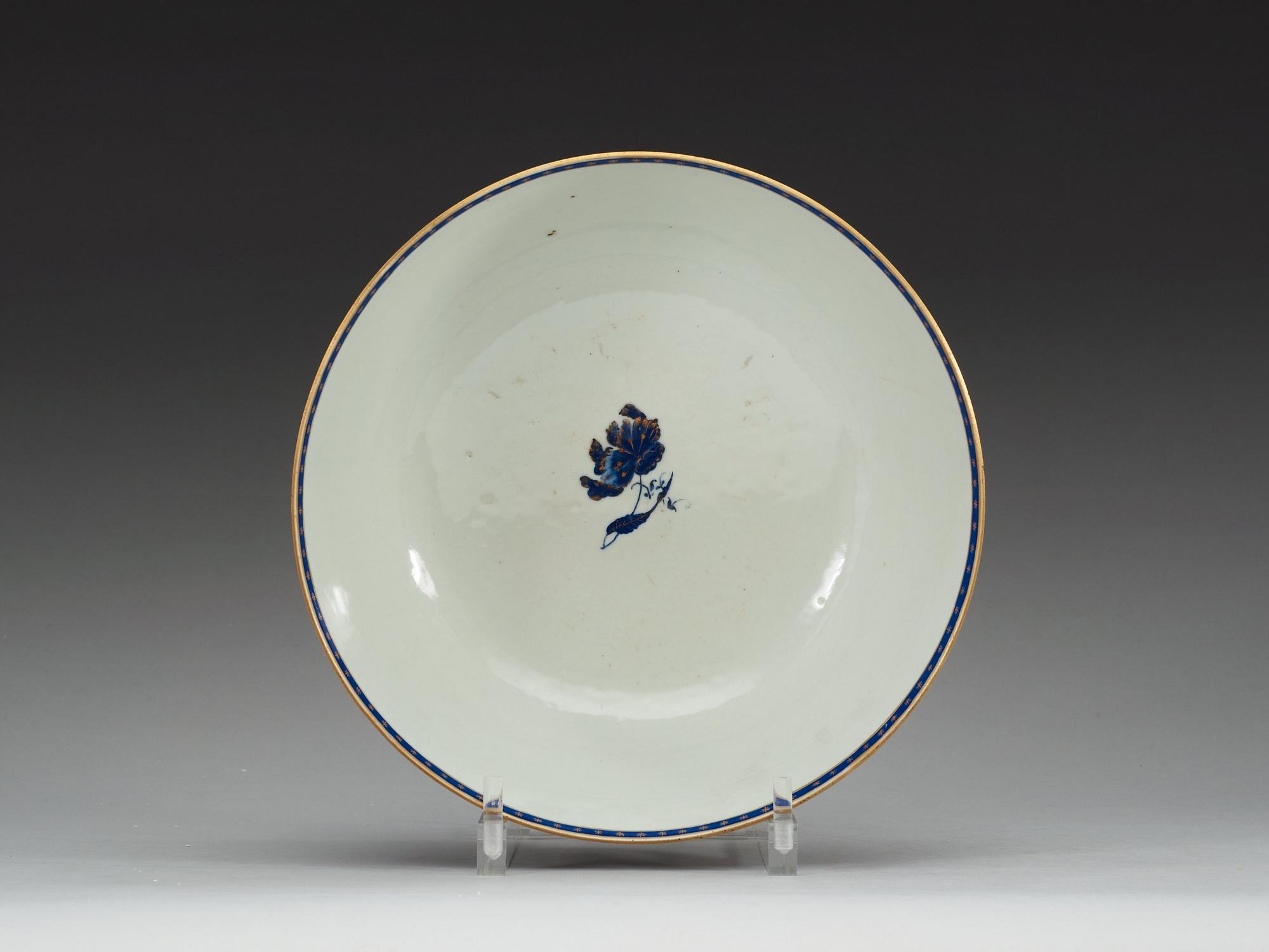 BÅLSKÅL, kompaniporslin. Qing dynastin, sent 1700-tal.
